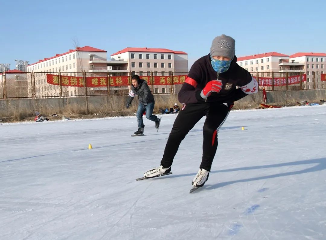 “轮+滑”！在东油，冰雪运动四季都能练！