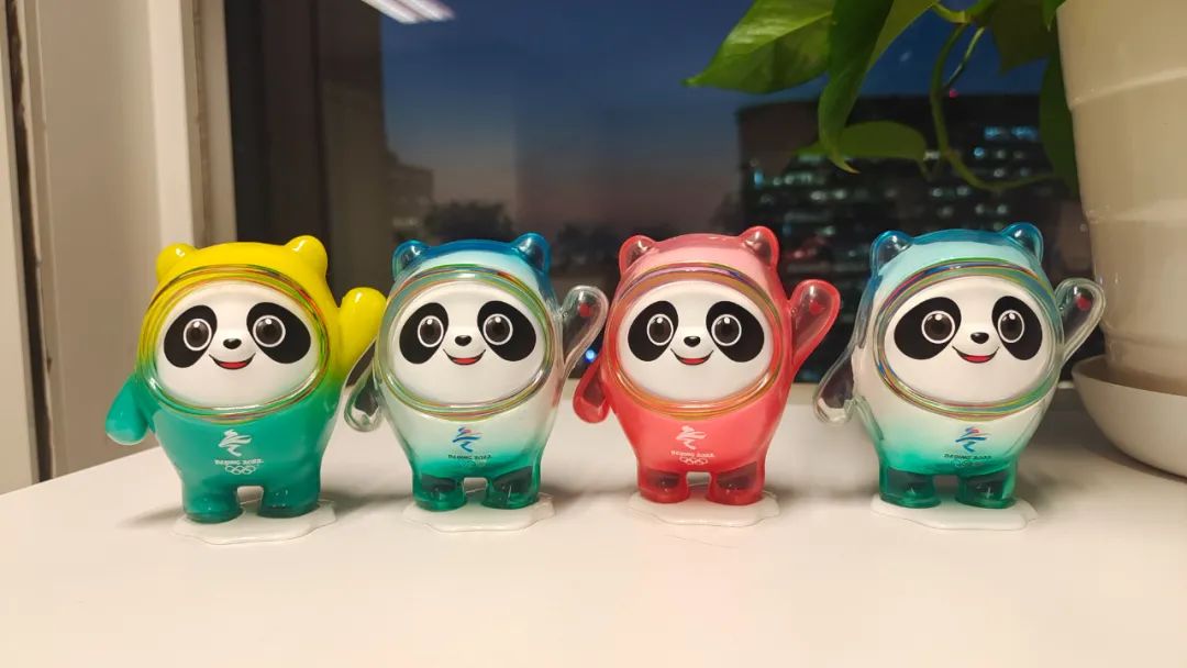 中 国 石 化 37 张 美 图 亮 相 北 京 地 铁 ！
