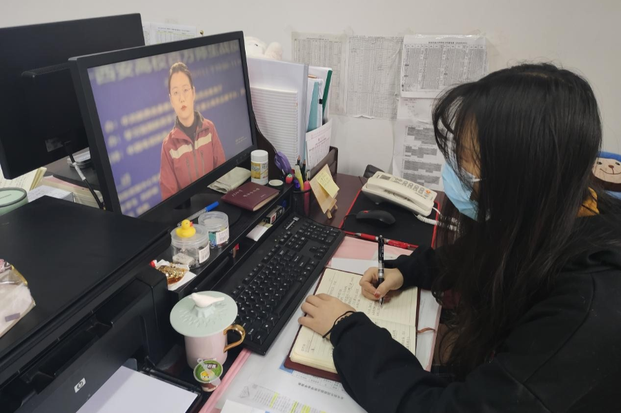 反响热烈！我校组织在校师生同上战疫云端大课