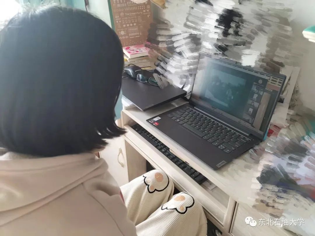 学雷锋，东油学子在行动！