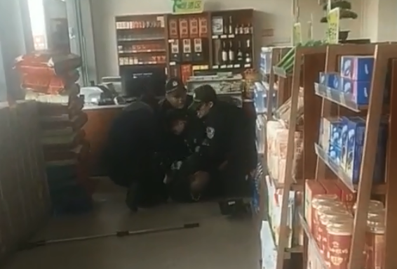 判了！保时捷女司机在加油站被抢劫案，结果来了！