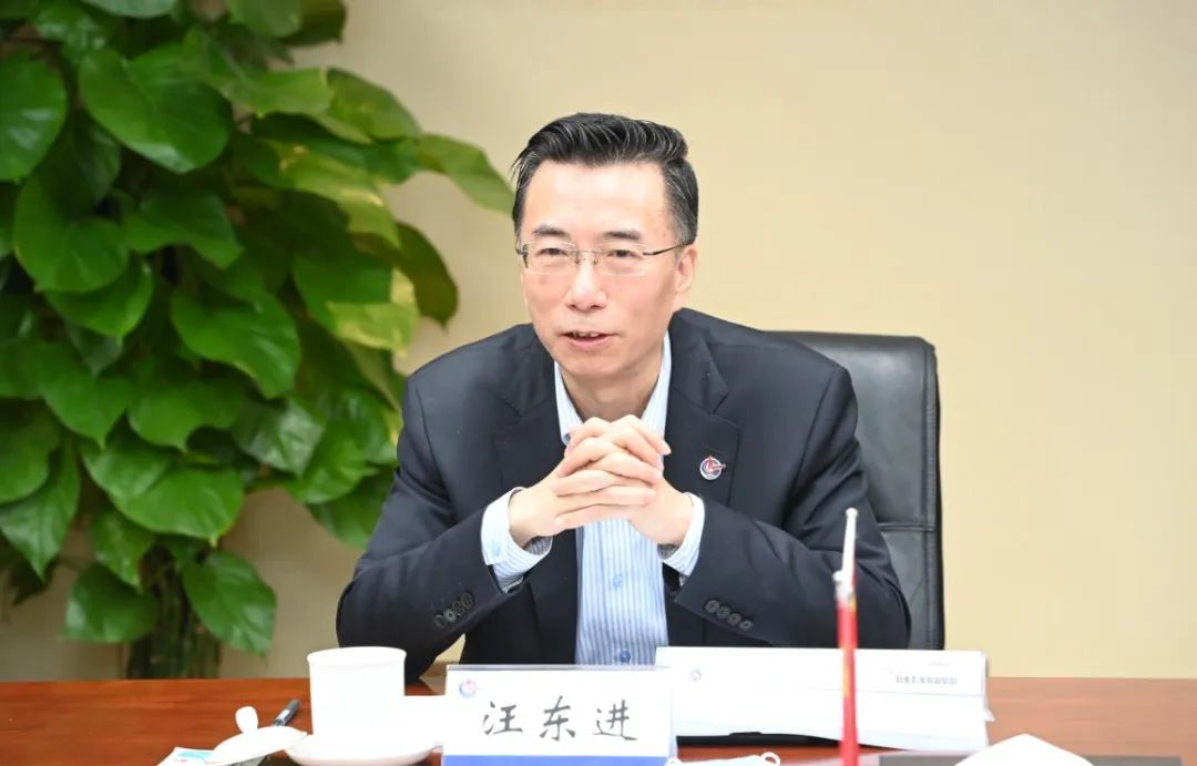 汪东进赴中海油国贸现场办公并提出要求