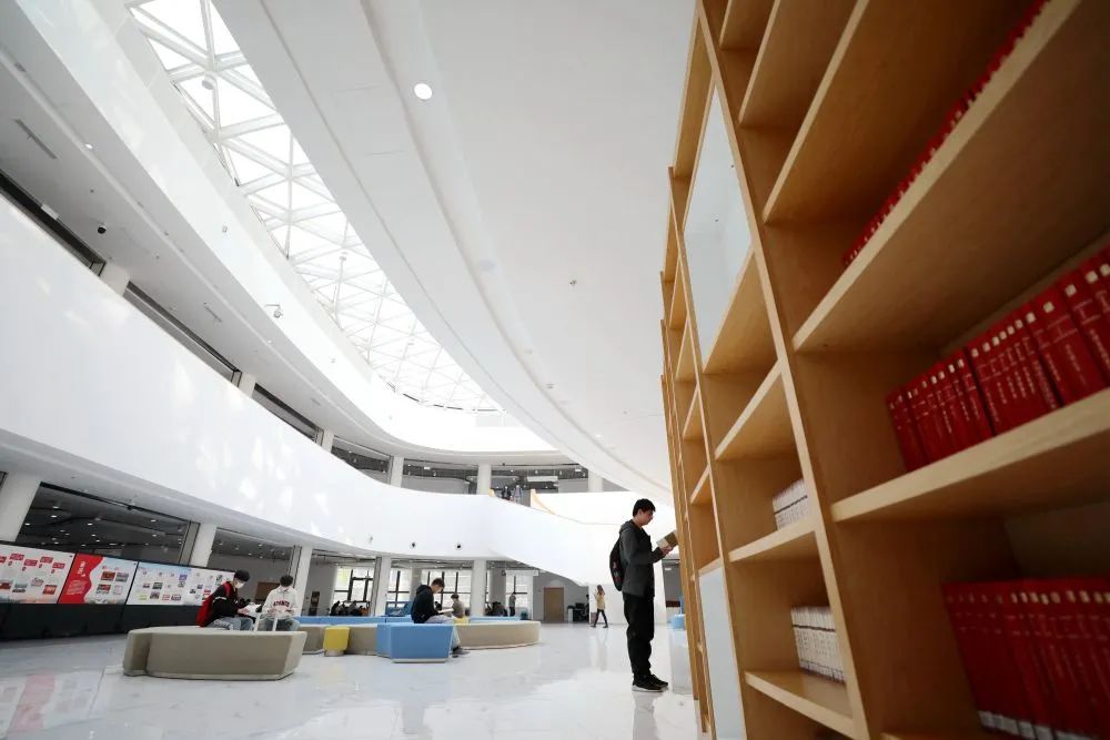圈粉无数 ！这座地标建筑被新华社报道！