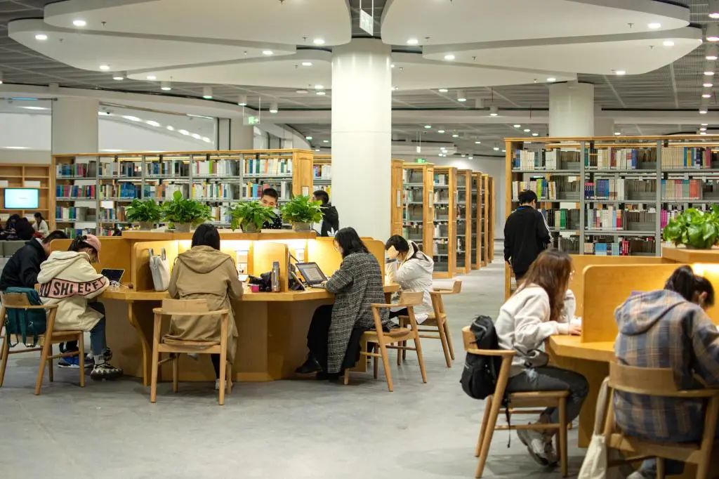 圈粉无数 ！这座地标建筑被新华社报道！