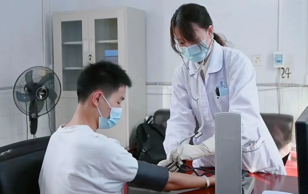 劳动的石大人——最美的守护者