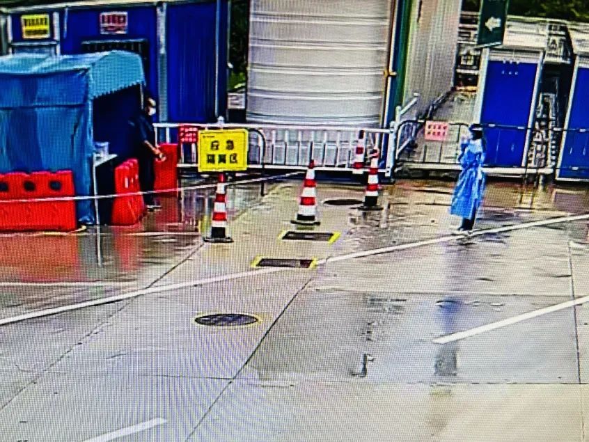 加油站来了位“红码”司机，怎么办？