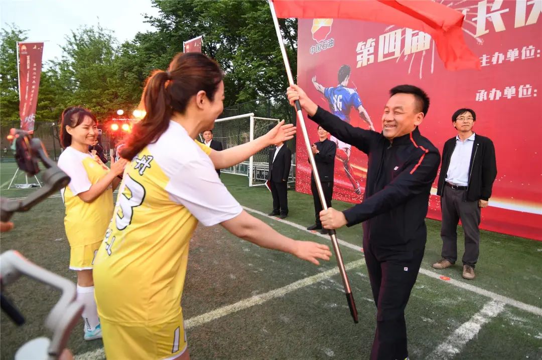 这才叫咱石油人自己的“全明星足球队”，了解一下？