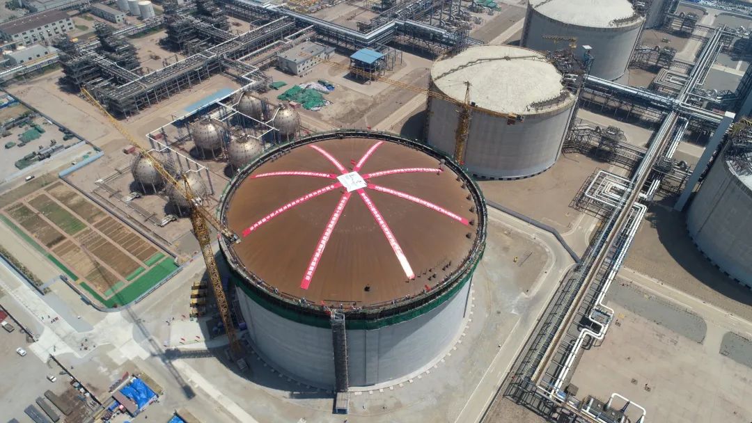 国内最大容积LNG储罐气压升顶成功