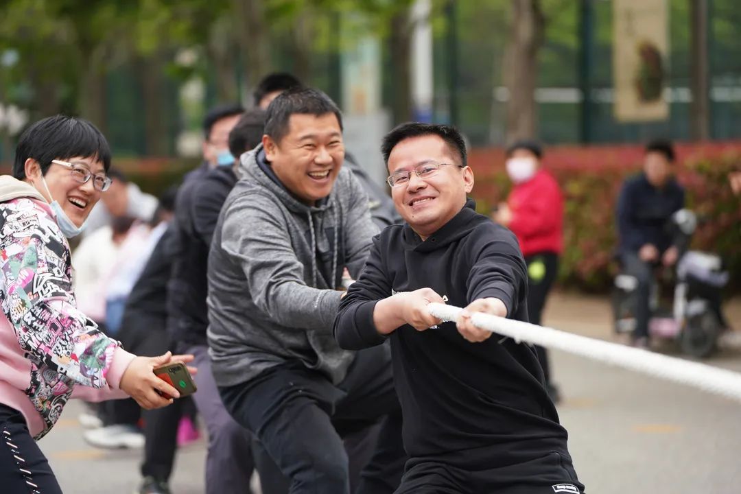 夺冠！运动向未来！