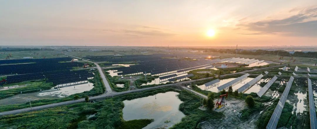 中国石油首个水面光伏项目并网发电