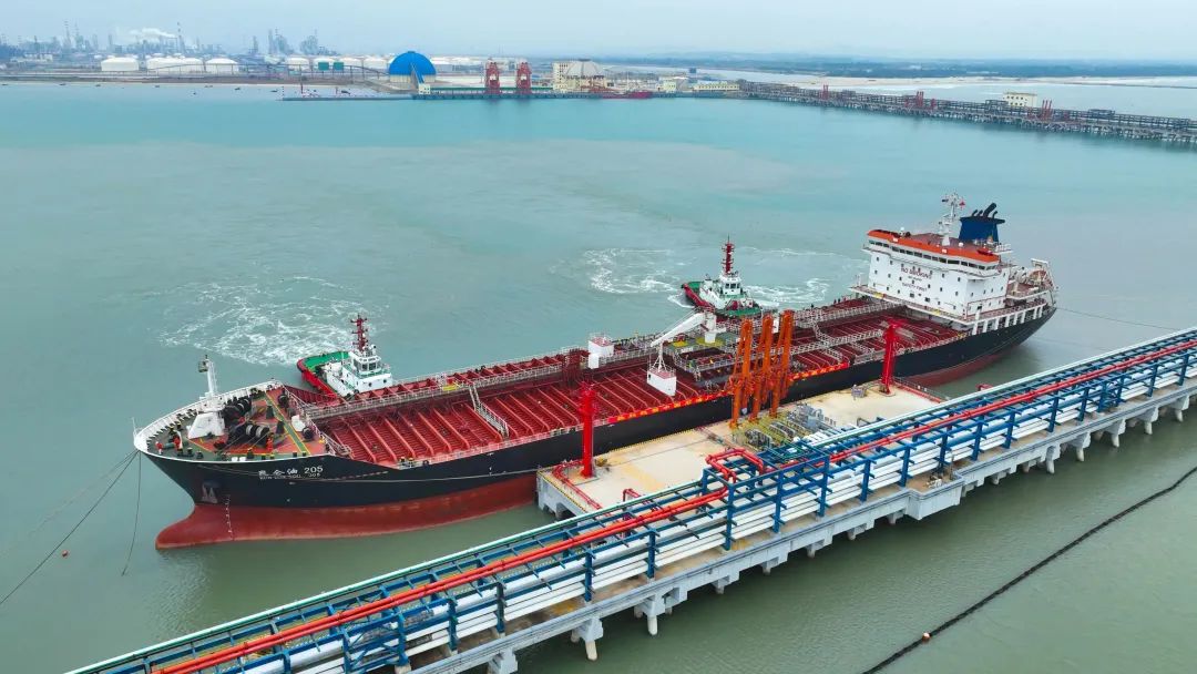 面向大南海，中国石油建了一座“城”！