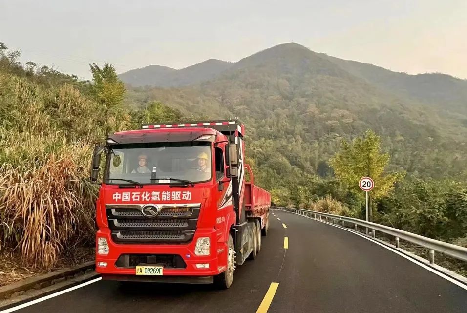 新能源汽车的“终极选项”？不加油也不充电？