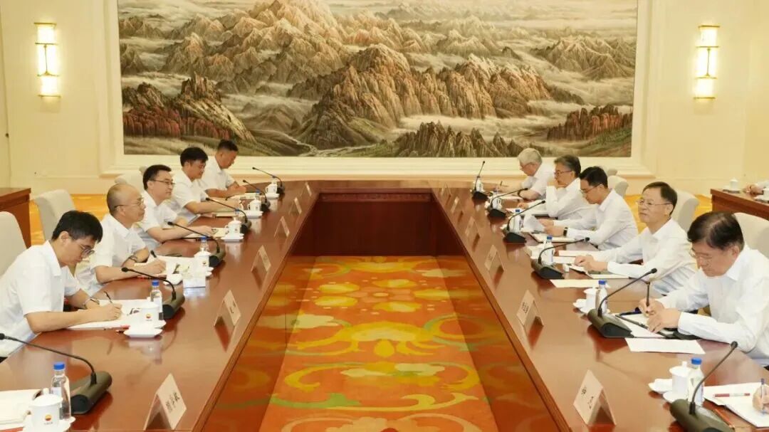 长江大学校领导拜访中国石油集团!